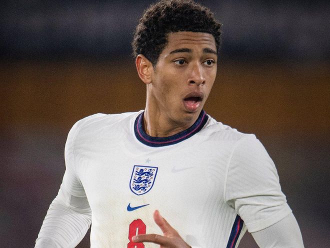 詹姆斯篮下强打稳定胜局