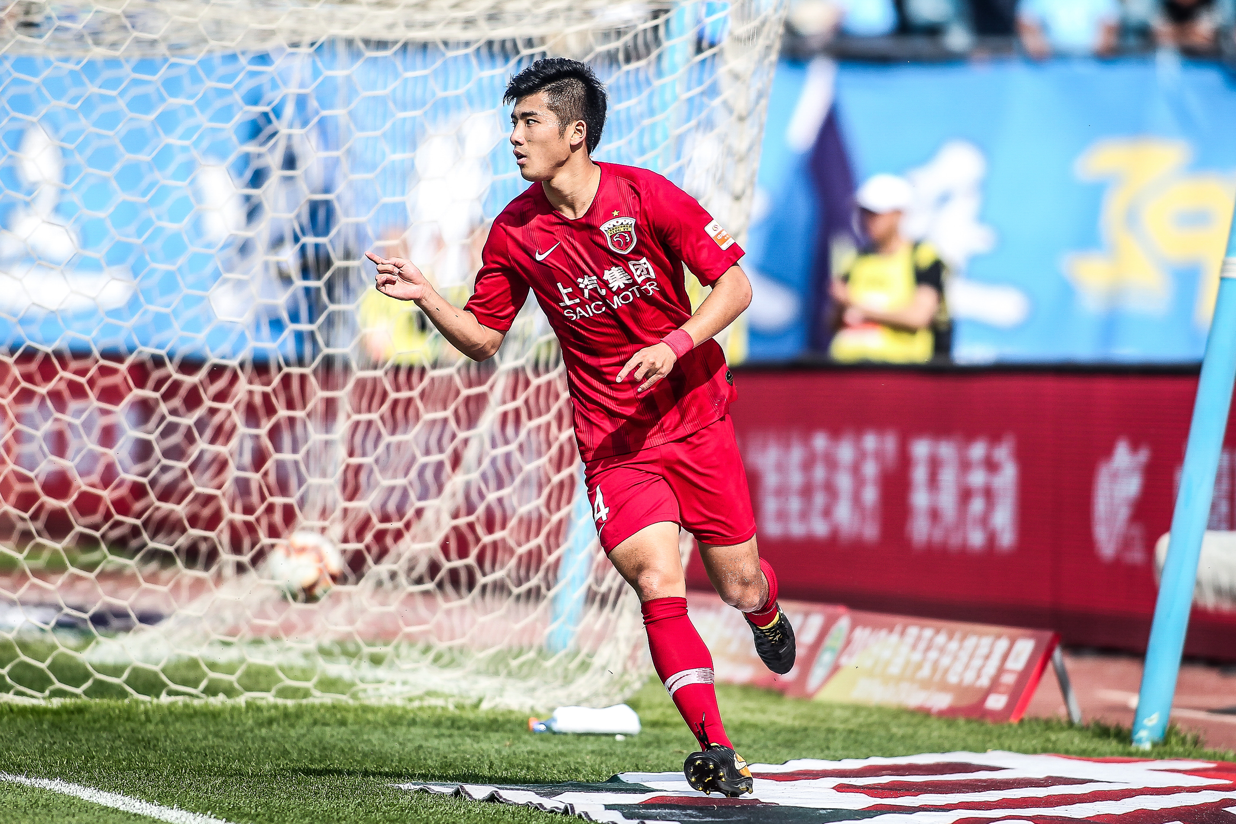 全市场：那不勒斯正寻找安古伊萨替代者，最现实的选择是梅努