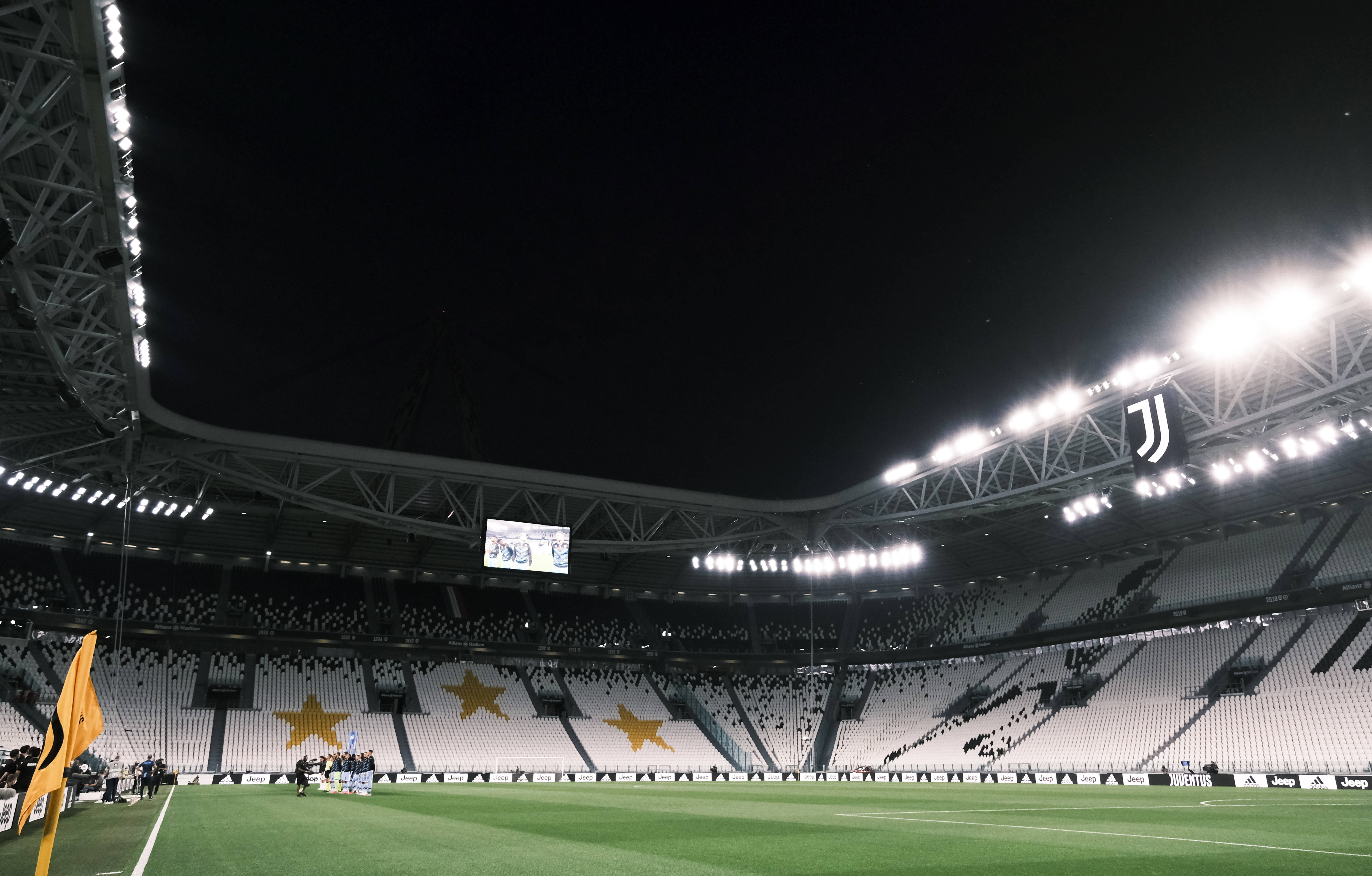 记者：由于格雷茨卡的未来不明朗，拜仁将巴莱巴加入引援清单