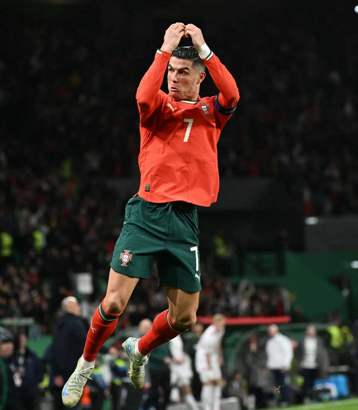 意天空：迪乌夫在国米逐渐展现影响力，或成邓弗里斯合适替补