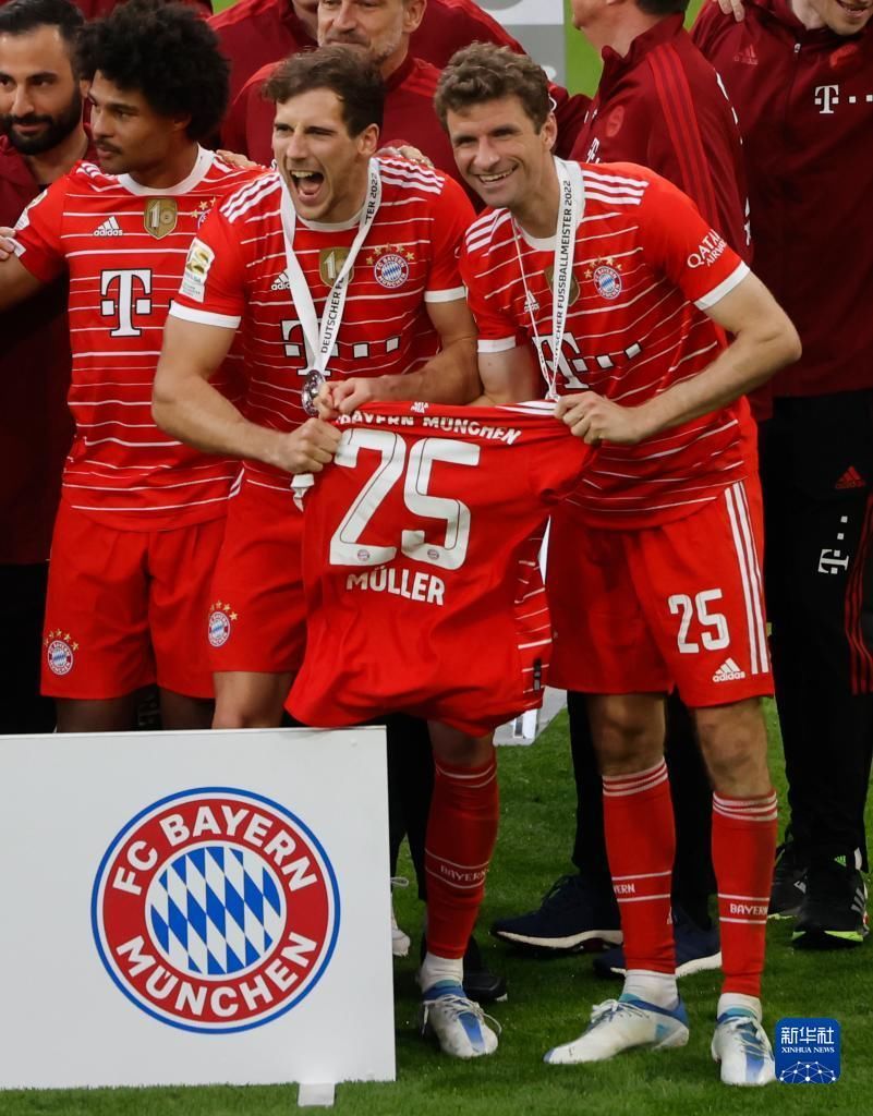 英超战报：福登传射，迪亚斯世界波，曼城3-0十人桑德兰